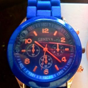 *LIKE NEW* WOMEN'S SPORT FASHION WATCHES - SET OF 3 $30